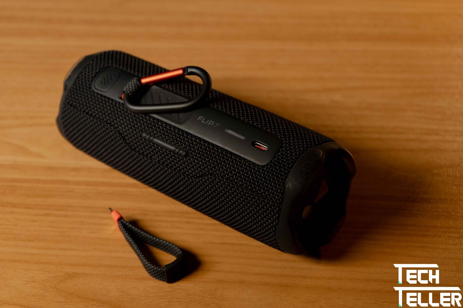 JBL Flip 7 掛勾掛繩
