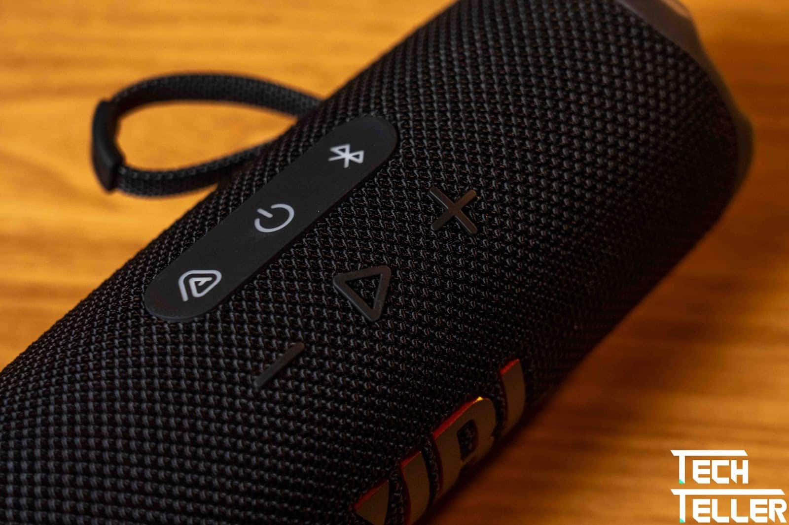 JBL Flip 7 按鍵