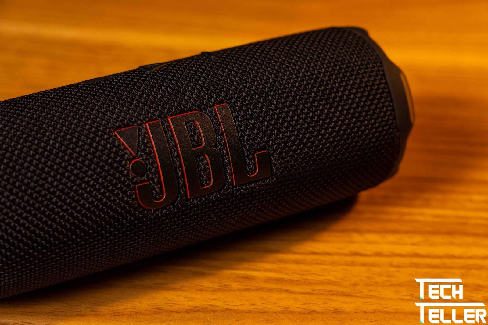 JBL Flip 7 logo