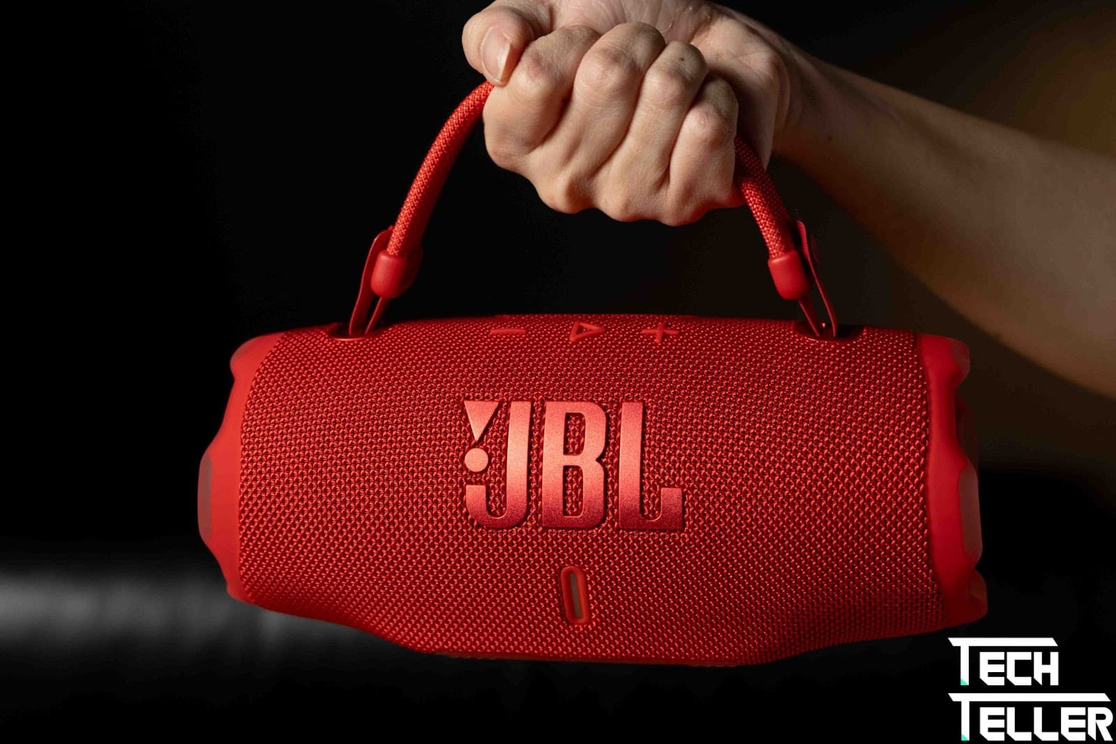 JBL Charge 6 攜帶便利