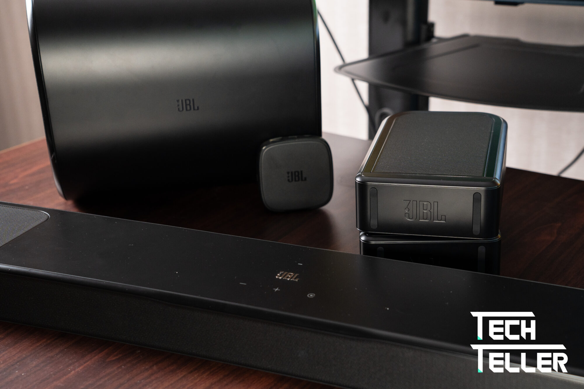 開箱JBL BAR 1300MK2 旗艦聲霸:11.1.4 聲道無線黑科技,打造頂級家庭劇院! 19 開箱JBL BAR 1300MK2 旗艦聲霸:11.1.4 聲道無線黑科技,打造頂級家庭劇院! 36